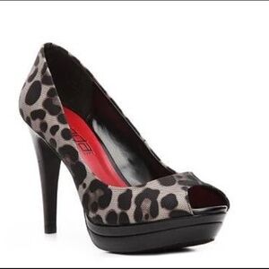 Moda Spana Plebe Peep Toes Pumps